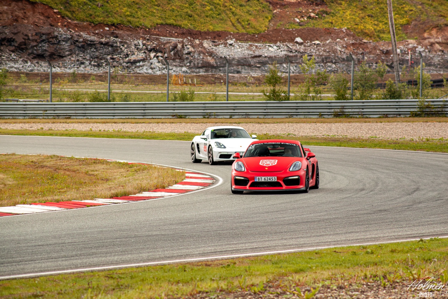 Porsche 718 Cayman GT4 på bane